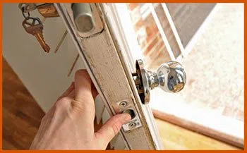 Miami Top Locksmith Miami, FL 305-704-9598 - 12-changing-locks