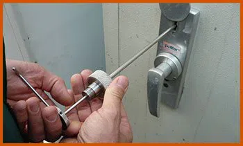 Miami Top Locksmith Miami, FL 305-704-9598 - 5-lock-opening